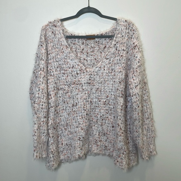 POL V-Neck Fuzzy Sweater Size Small - Picture 2 of 7